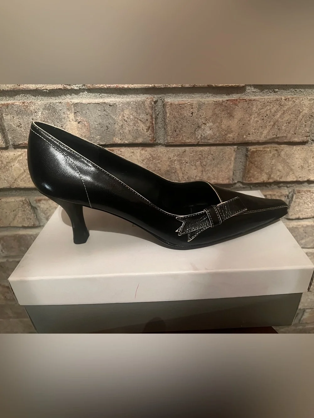 Liz Claiborne Flex Pump with Bow Accent